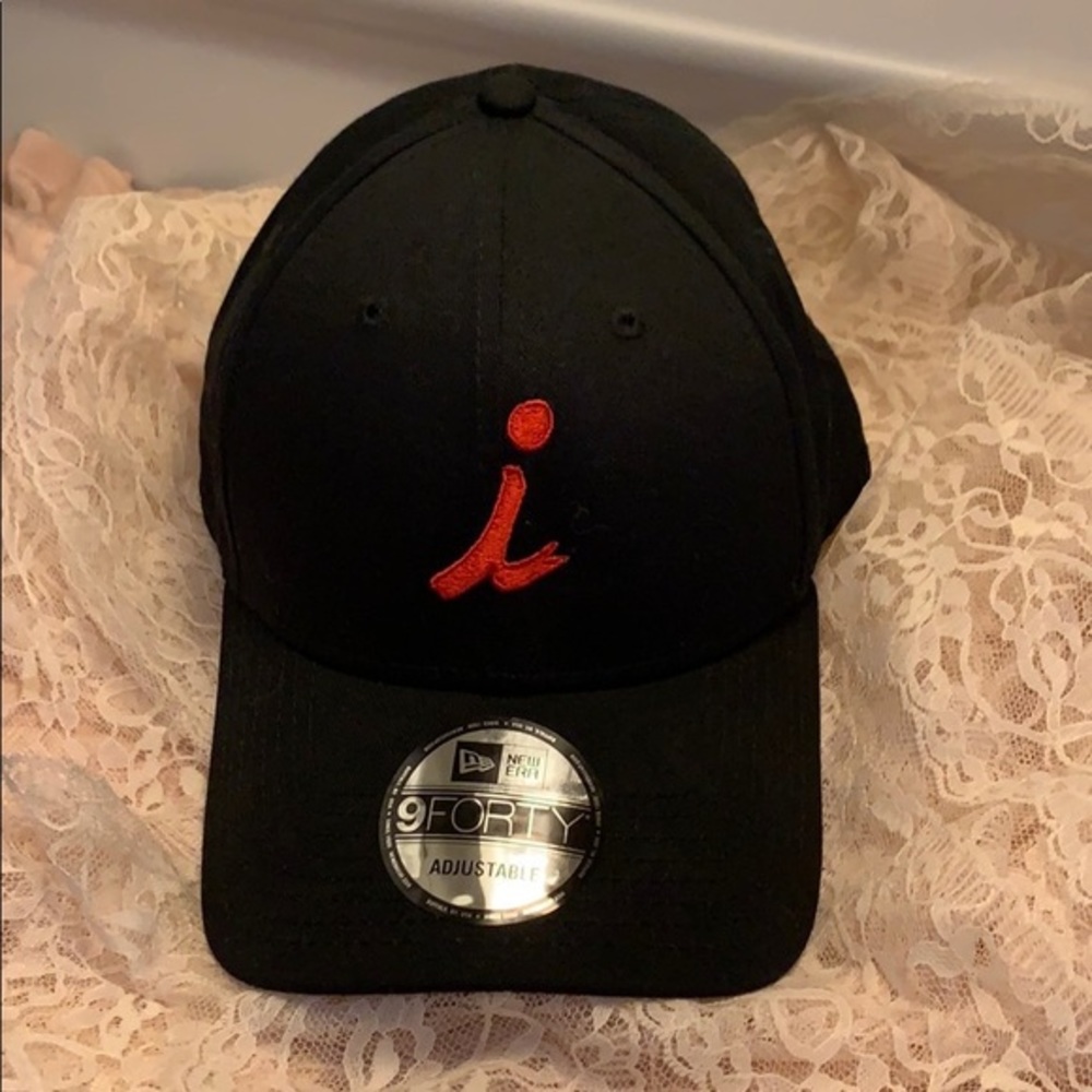 Dotted on the I Cap like new